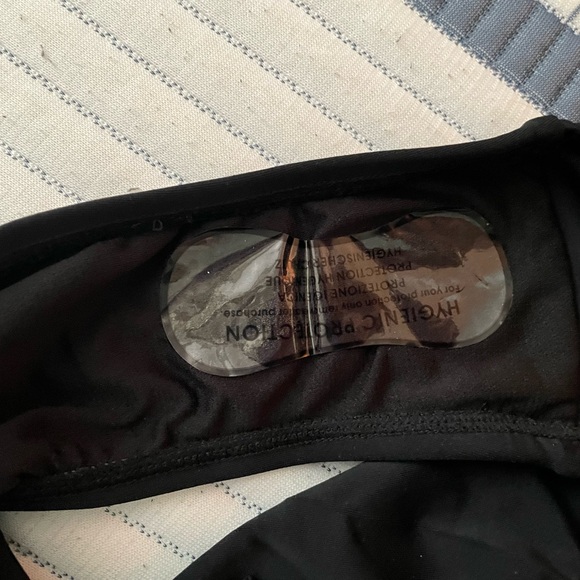 Black swimdress - Picture 12 of 16